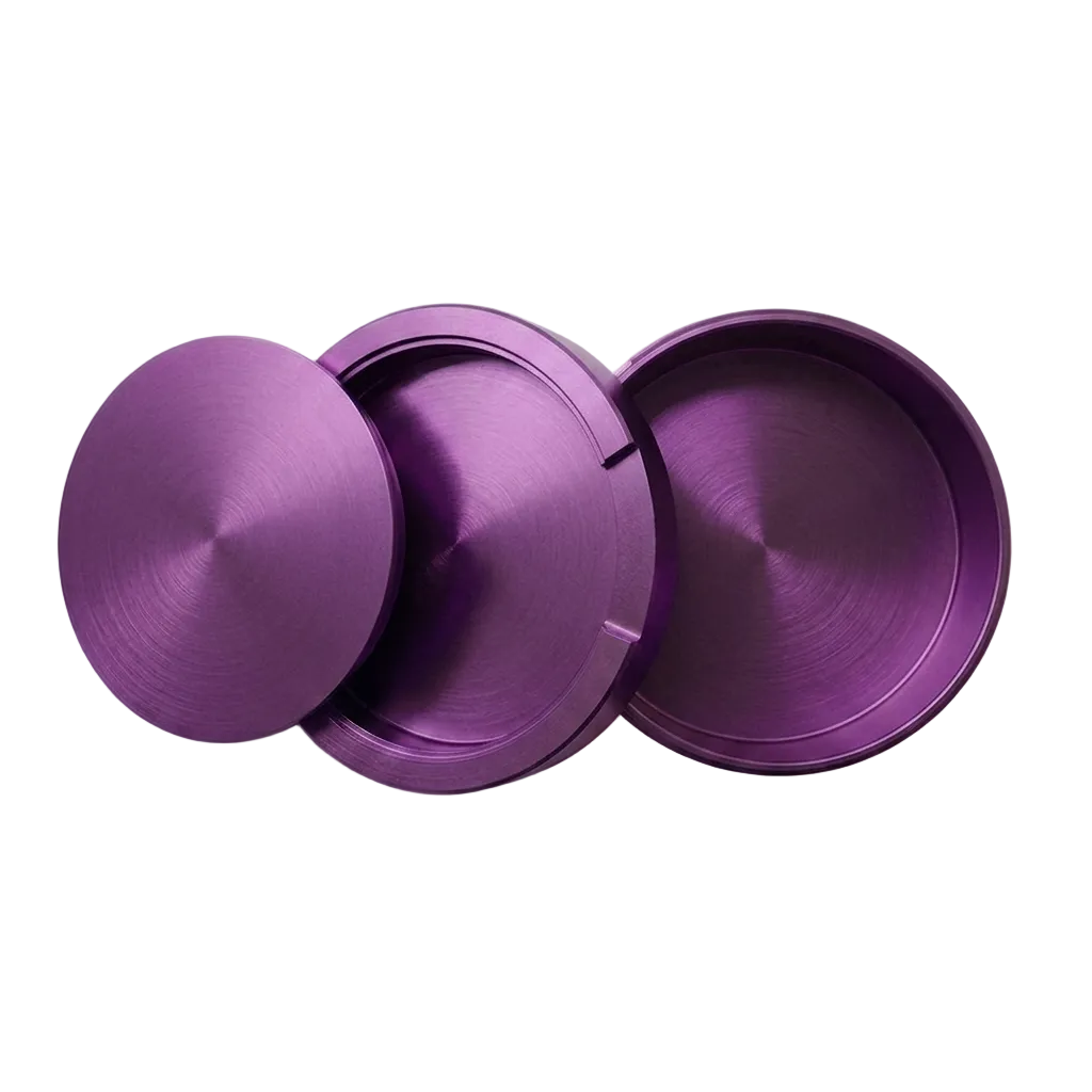 Lila metallsnusdosa i aluminium. Öppen vy som visar dosan, locket och bjudlocket.